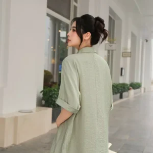 Set dui vest sooc hai day nang dong