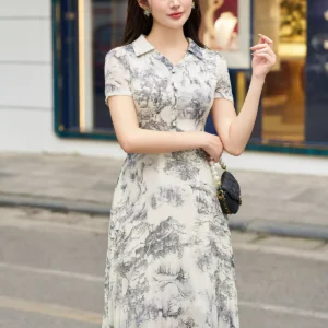 Đầm hoa cộc tay họa tiết tranh tinh tế