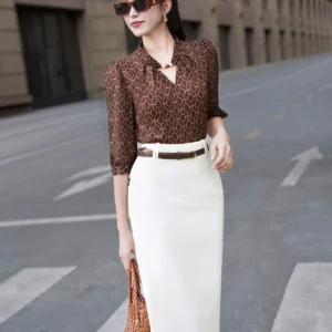 Ao so mi co V tay lo dinh hat LUPERI