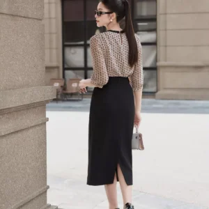 Áo sơ mi cổ tròn đính đá dáng suông